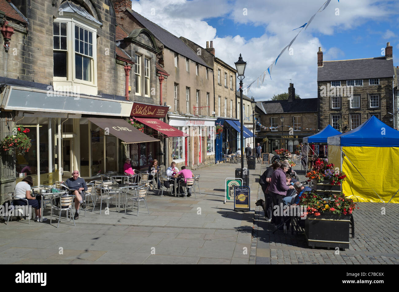 Alnwick Market Square Stock Photo - Alamy