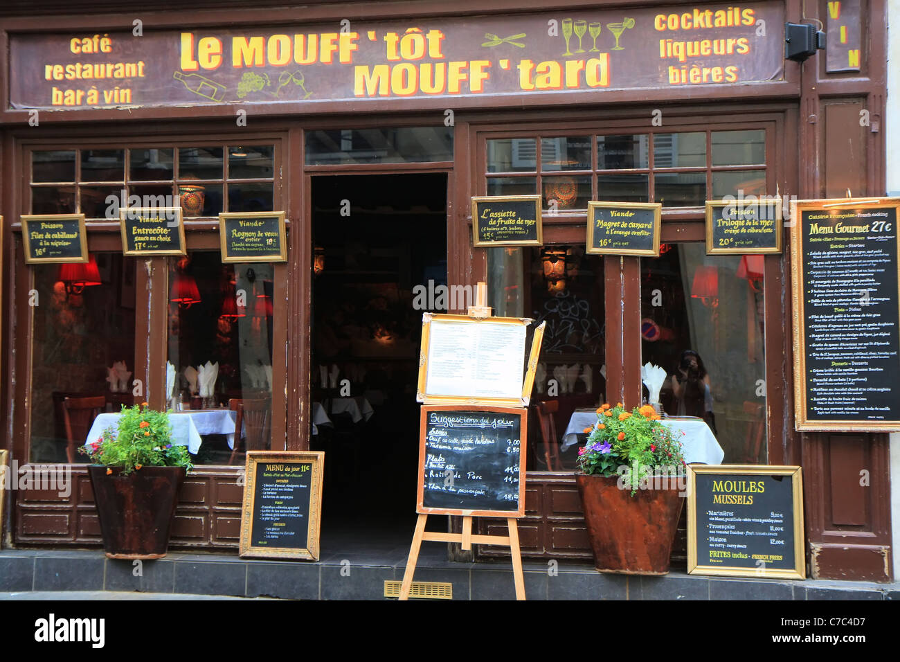 Eatery on the Mouffetard street, Paris, France Stock Photo