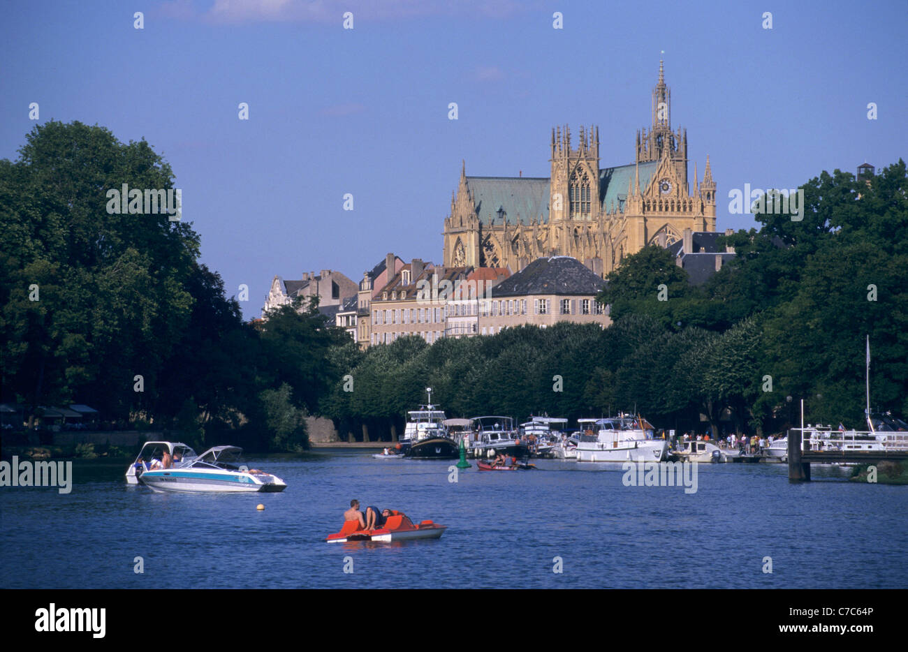 City lake (plan d'eau du Saulcy) and  cathedral Saint Etienne, Metz town, Moselle, Lorraine region, France Stock Photo