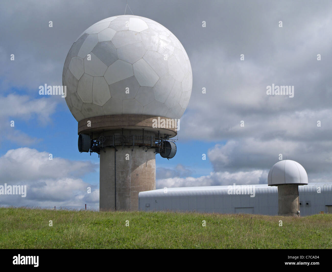 Aviation radar station hires stock photography and images Alamy