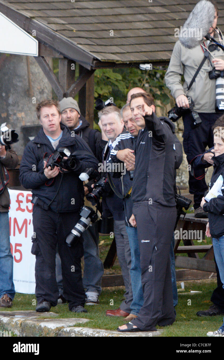 David Walliams talks to the waiting media before the start of his 140 mile swim of the river Thames in aid of Sport Relief. Stock Photo