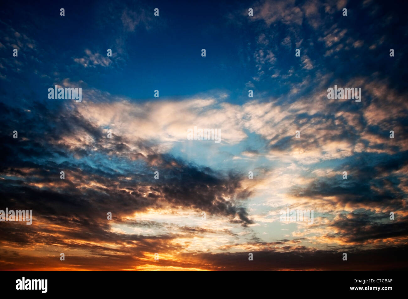 Sunset with dramatic cloud hi-res stock photography and images - Alamy
