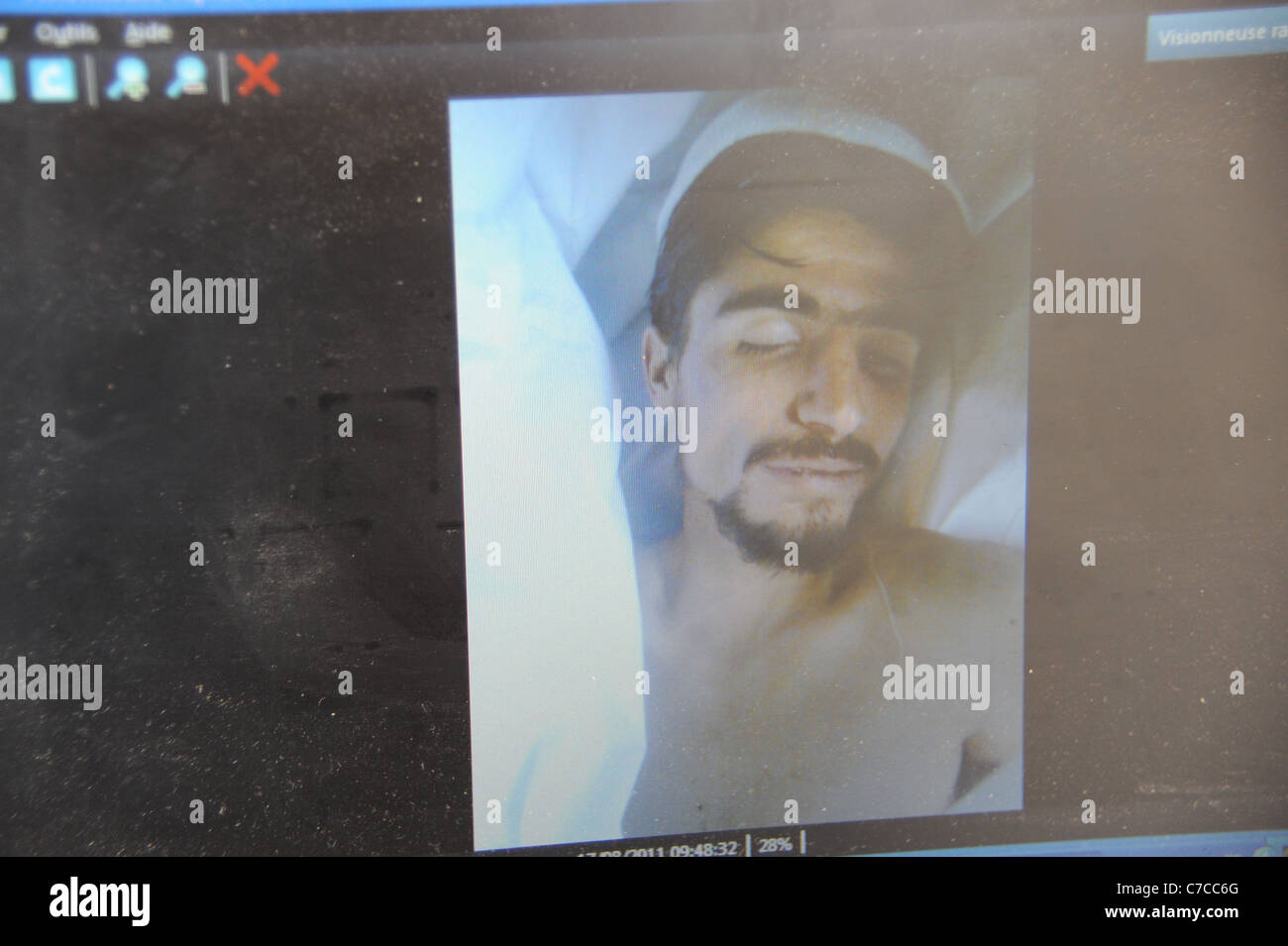 Syrian's Refugees in Turkey., Syrian people show dead people on ...