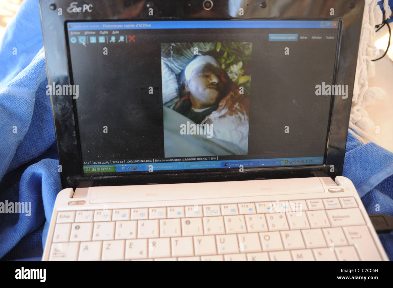 Syrian's Refugees in Turkey., Syrian people show dead people on ...