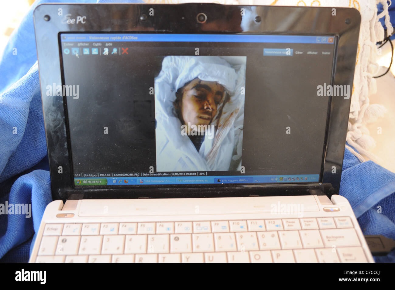 Syrian's Refugees in Turkey., Syrian people show dead people on ...