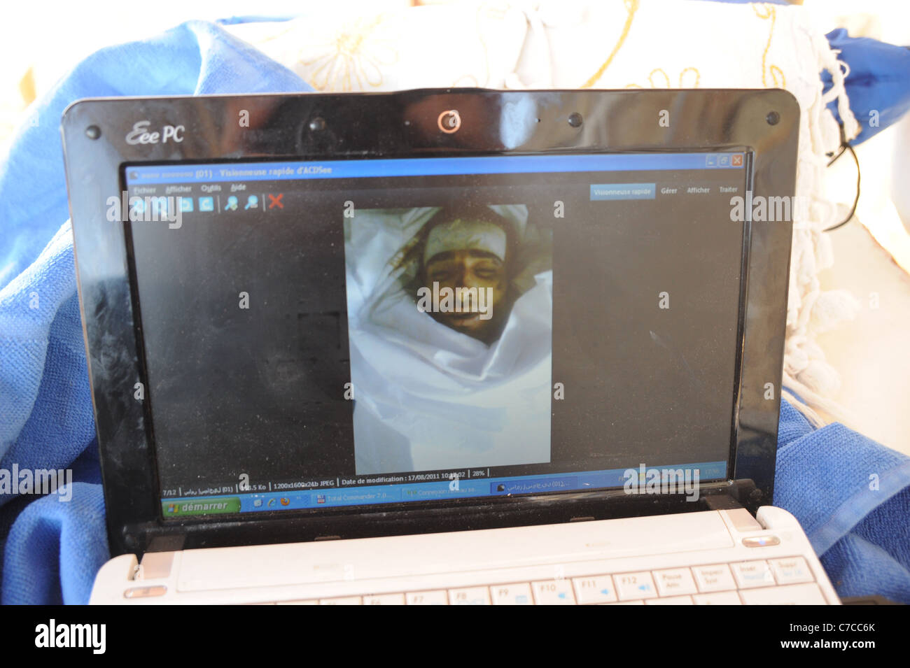 Syrian's Refugees in Turkey., Syrian people show dead people on ...
