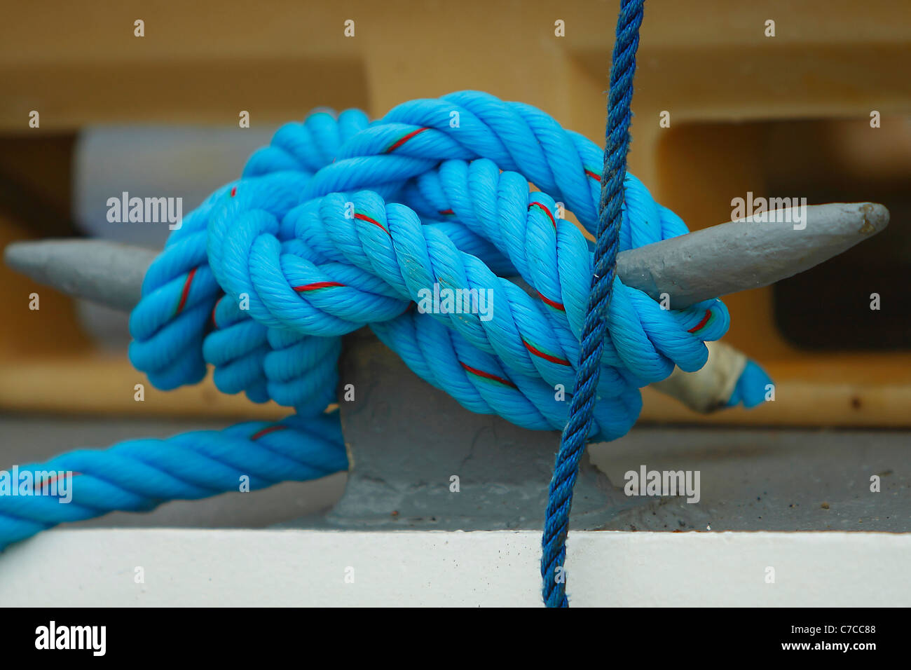 Rope mooring boat Stock Photo Alamy
