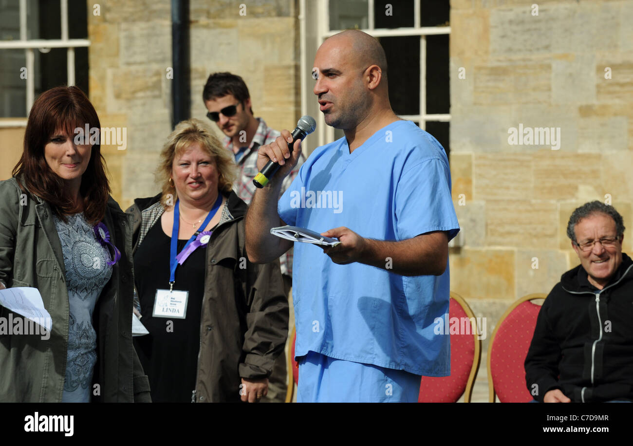 Tv celebrity vet hi-res stock photography and images - Alamy
