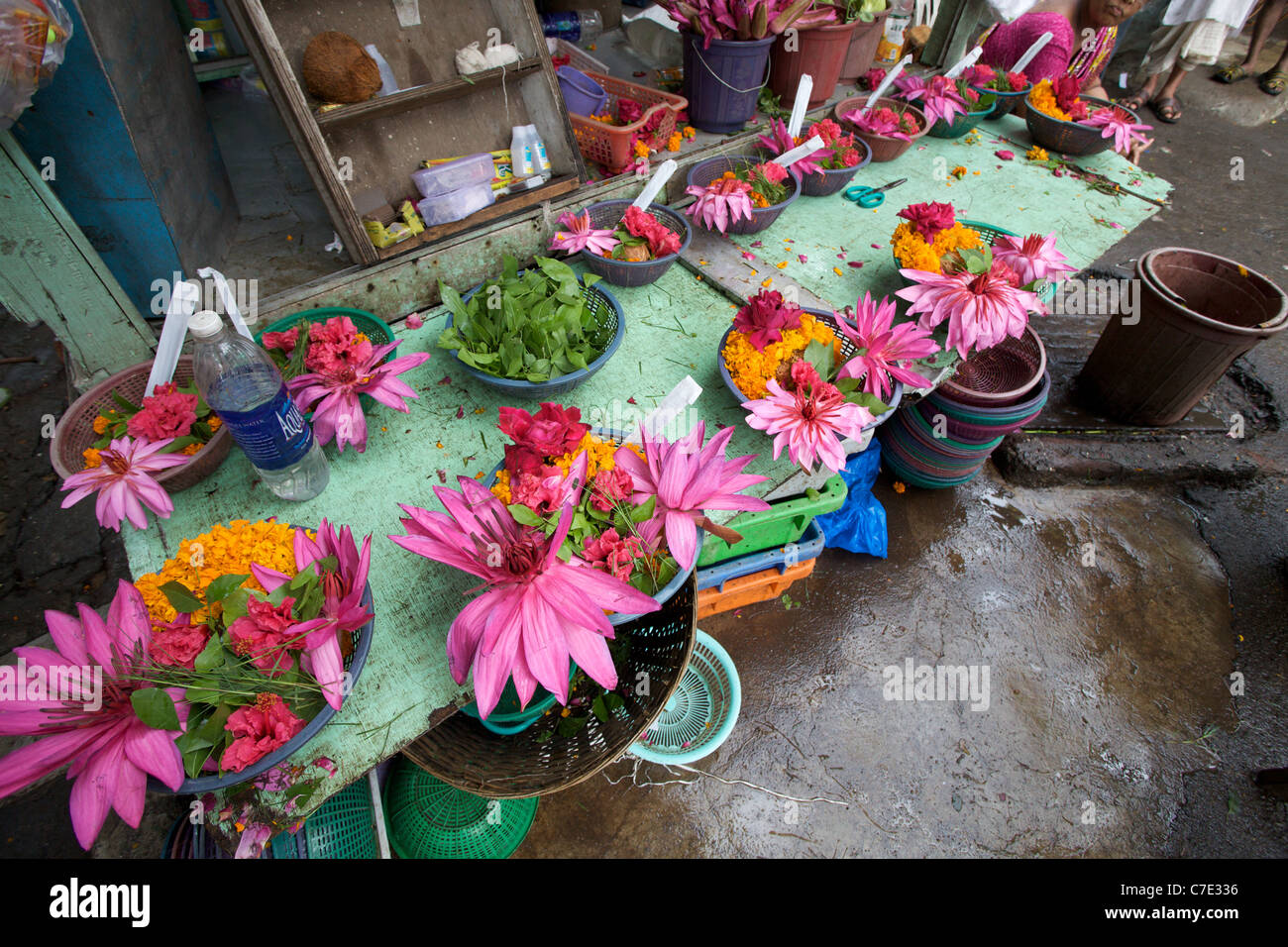 Hindu offerings in Mumbai, India Stock Photo