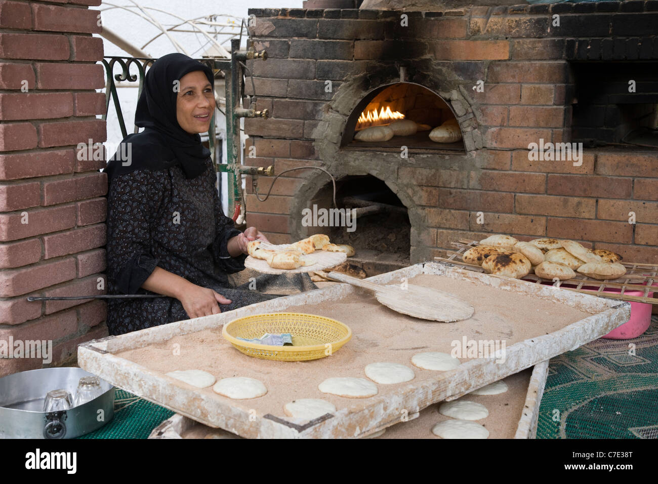 Bread baking egypt hires stock photography and images Alamy