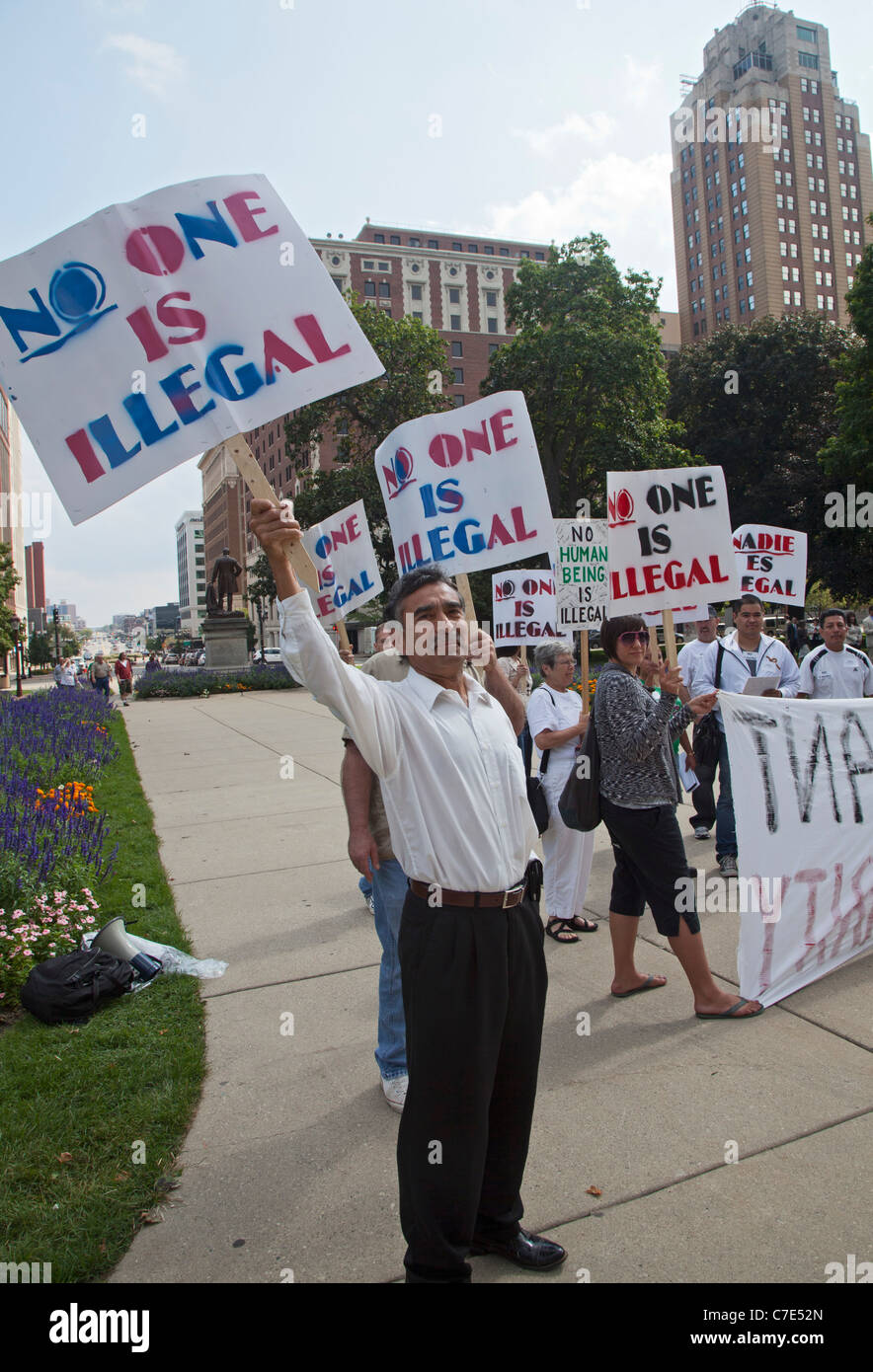 Pro-immigration advocates picket anti-immigrant rally Stock Photo