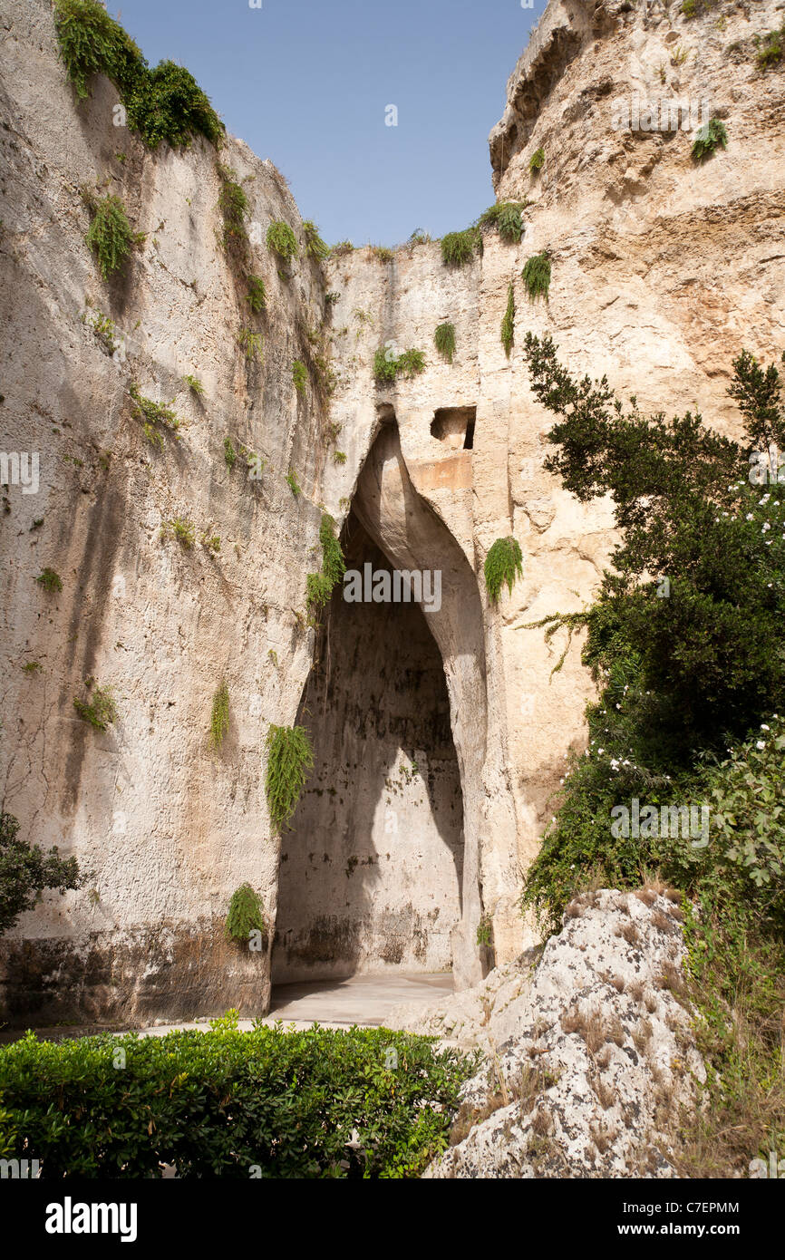 ear-of-dionysius-neapolis-archaeological-park-syracuse-sicily-italy