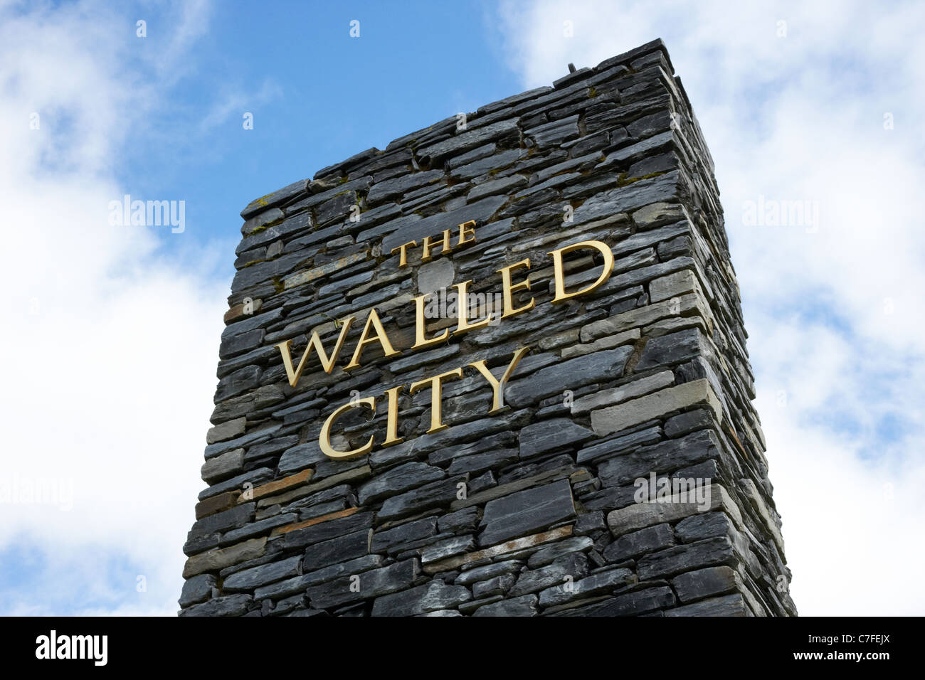 Londonderry walled city of derry hires stock photography and images
