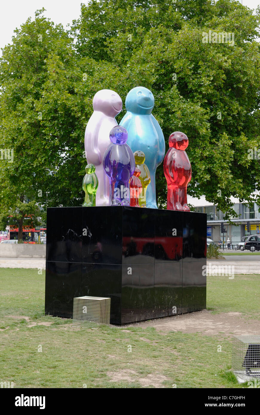 Jelly Baby Family Sculpture by Mauro Perucchetti. Next to Marble Arch
