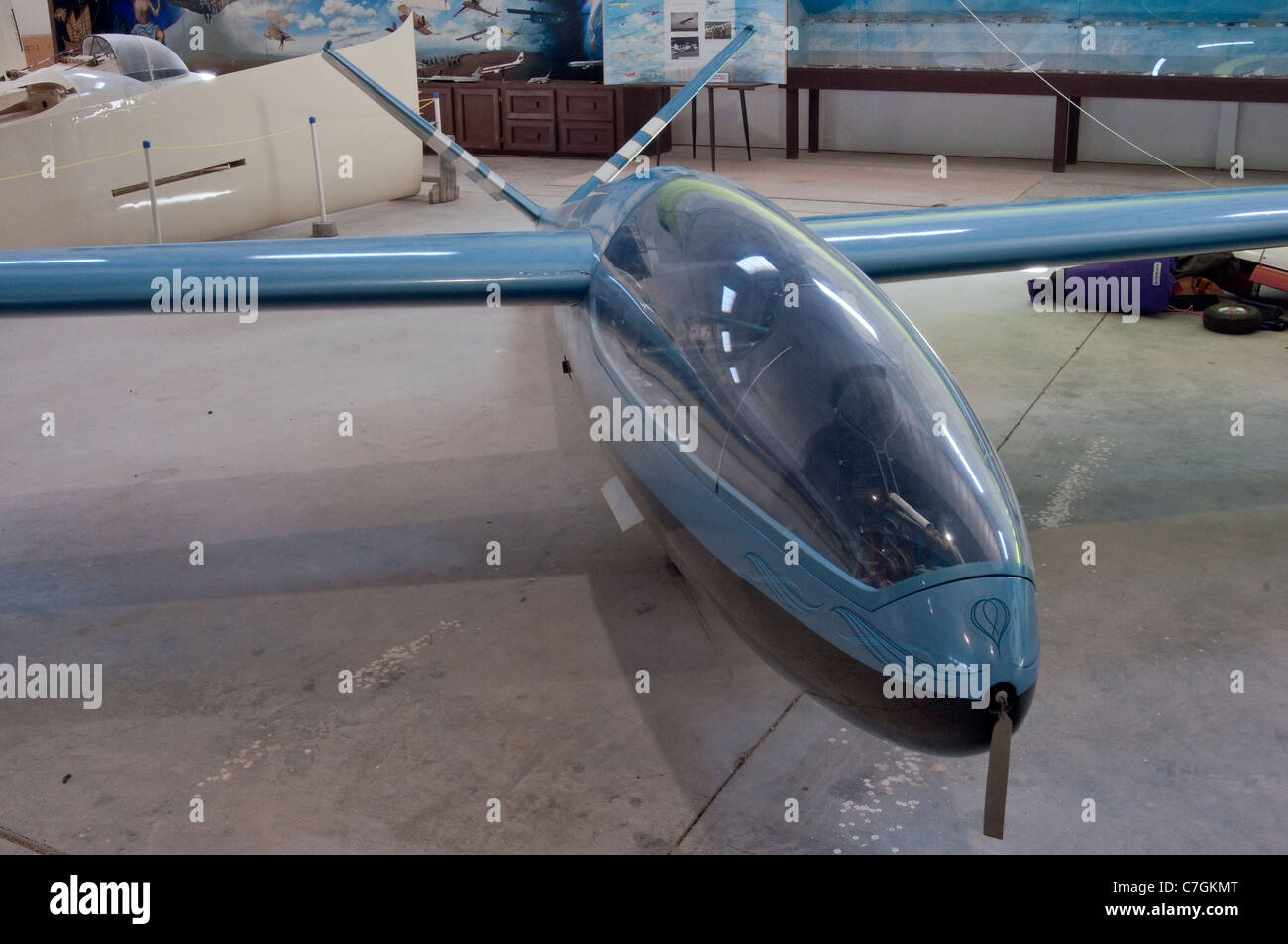 Oldershaw O3, USA, ca. 1962 design butterfly tail (Vtailed) glider at