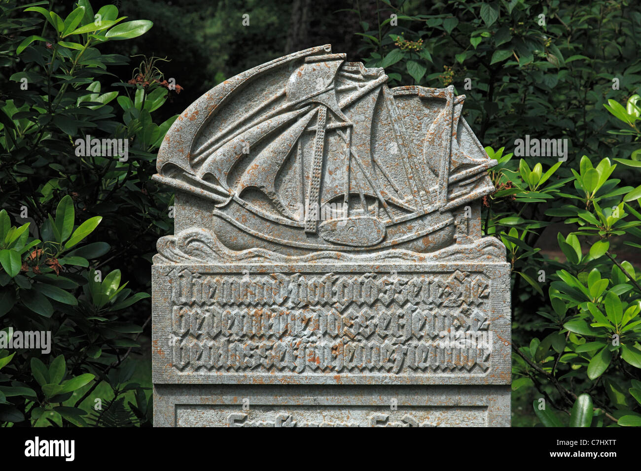 D-Kiel, Kiel Fjord, Baltic Sea, Schleswig-Holstein, Suedfriedhof, South Cemetery, grave, tombstone, pictorial representation of a sailing ship Stock Photo