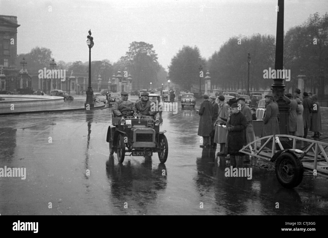 RAC Veteran car run London to Brighton 1953 car is a 1904 Humberette owned by Mr Dell Stock Photo