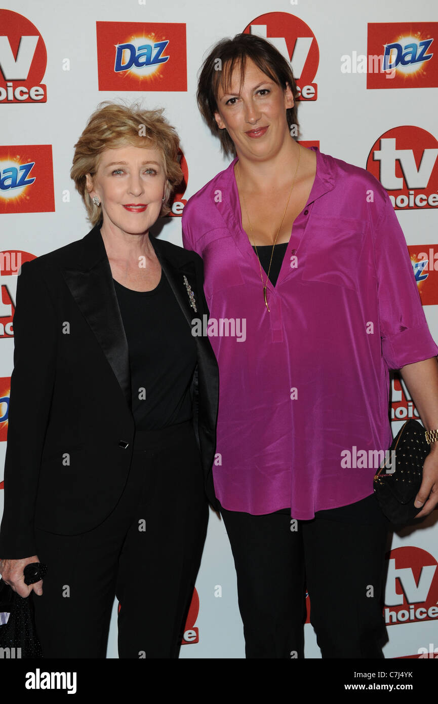 PATRICIA HODGE & MIRANDA HART TV CHOICE AWARDS 2011 THE SAVOY HOTEL THE STRAND LONDON ENGLAND 13 September 2011 Stock Photo