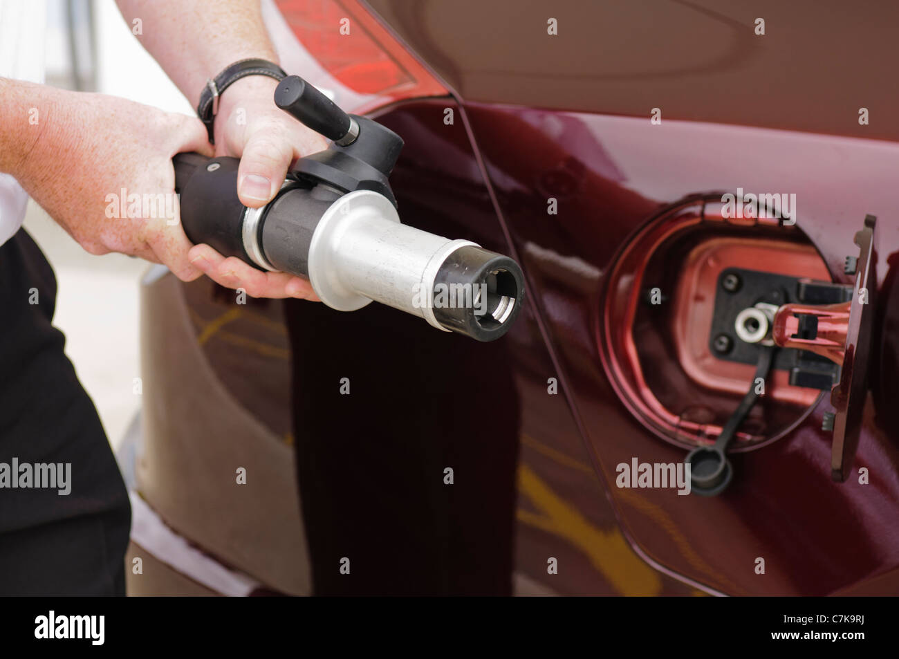 Using a hydrogen fuel pump with high pressure nozzle Stock Photo
