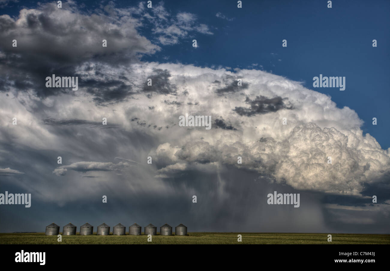 Prairie Road Storm Clouds Saskatchewan Canada field Stock Photo - Alamy