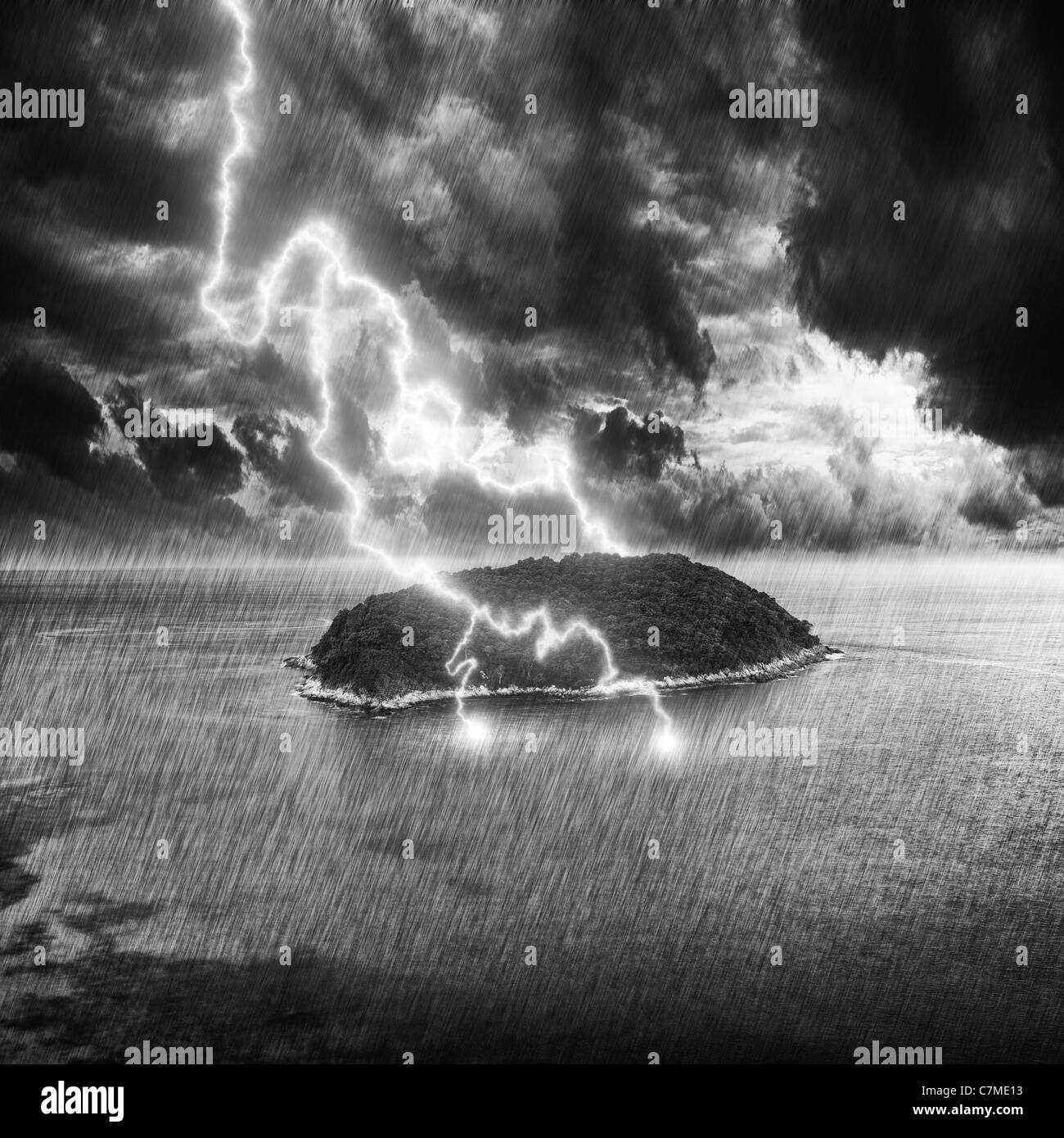 Overcast ocean Black and White Stock Photos & Images Alamy