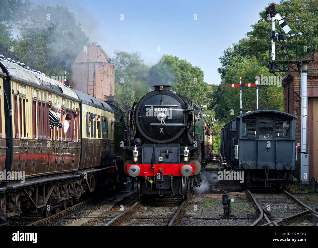 Peppercorn A1 Pacific No 60163 Tornado steam locomotive approaches Bewdley Station, Worcestershire on the Severn Valley Railway Stock Photo