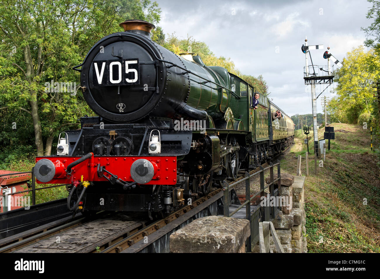 GWR King Class 4-6-0 No 6024 King Edward I steam locomotive approaches Hampton Loade Station on the Severn Valley Railway Stock Photo
