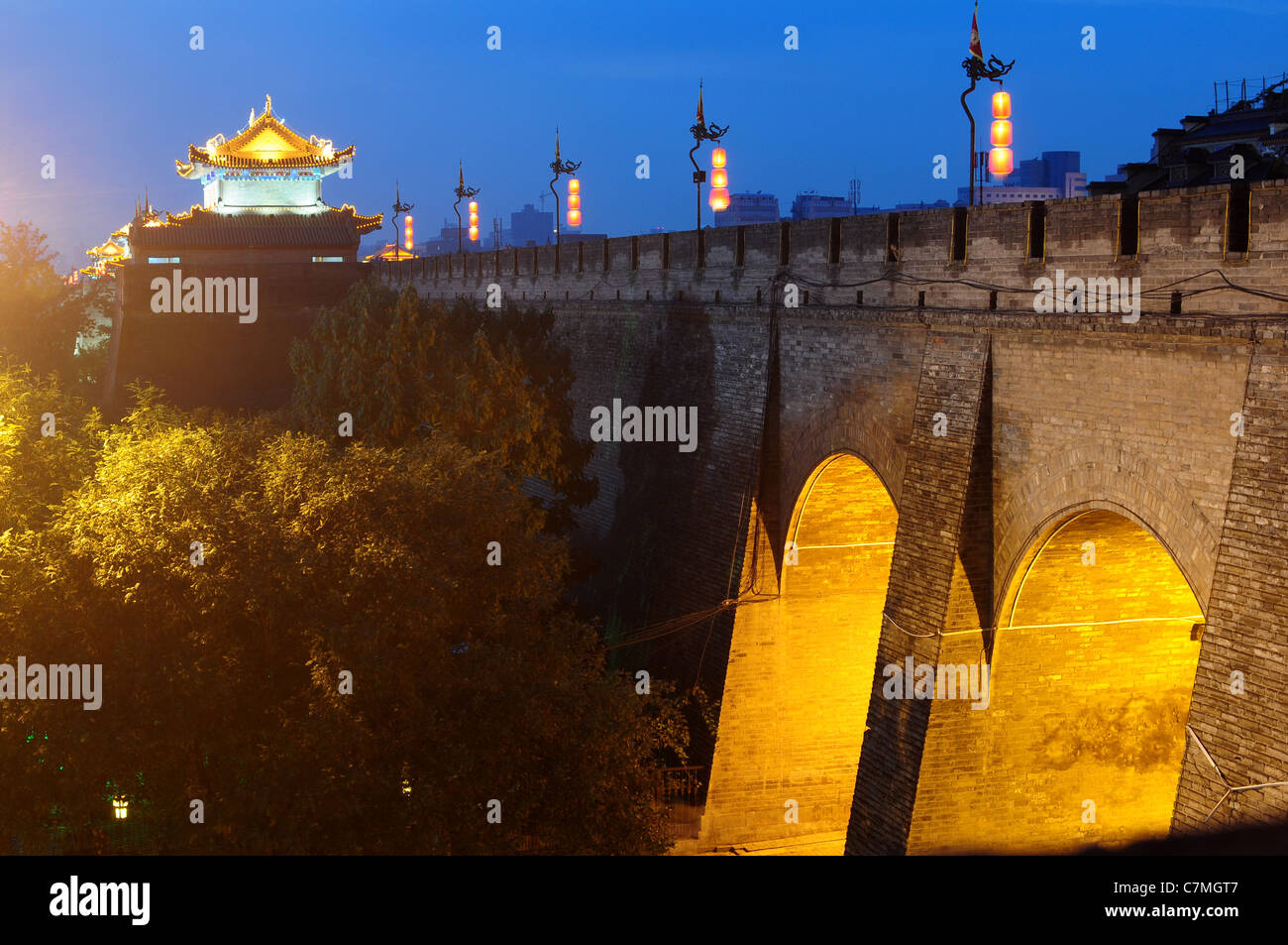 The famous ancient city wall of Xian, China Stock Photo - Alamy