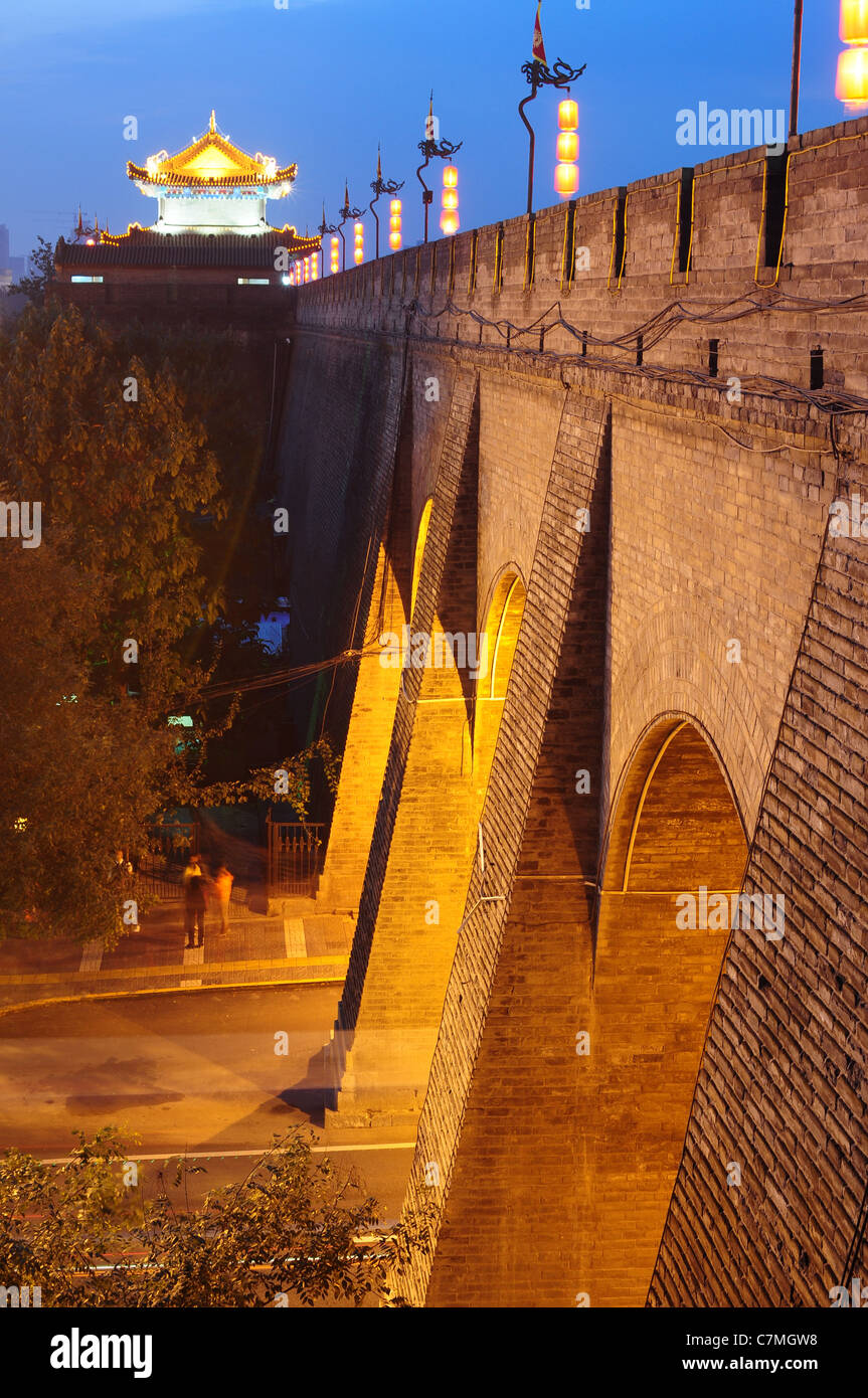 The famous ancient city wall of Xian, China Stock Photo Alamy