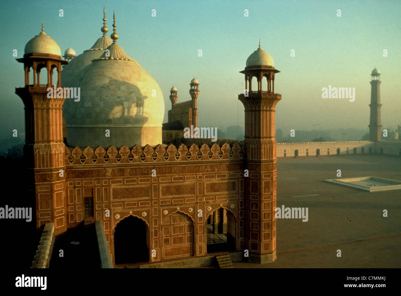Mughal emperor 17th century hi-res stock photography and images - Alamy