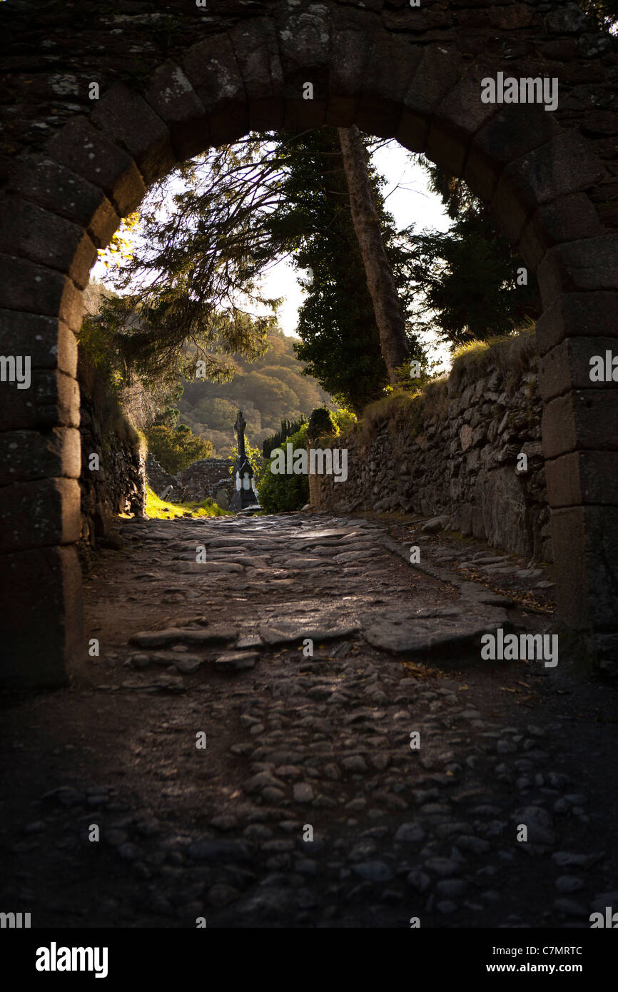 Ireland, Co Wicklow, Glendalough, stone archway at entrance to historic monastic site Stock Photo