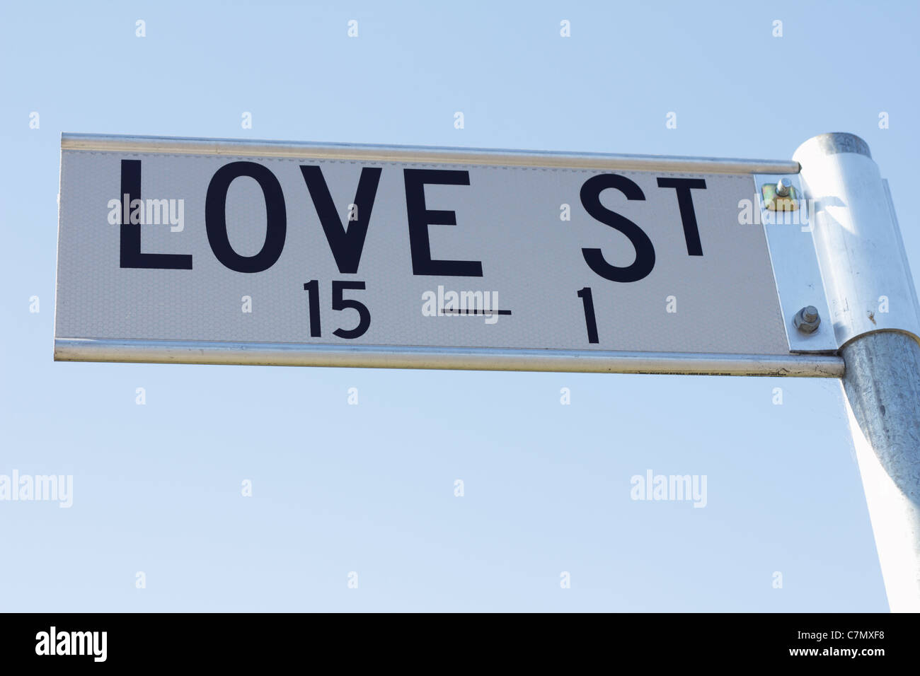 Metal love sign hi-res stock photography and images - Alamy