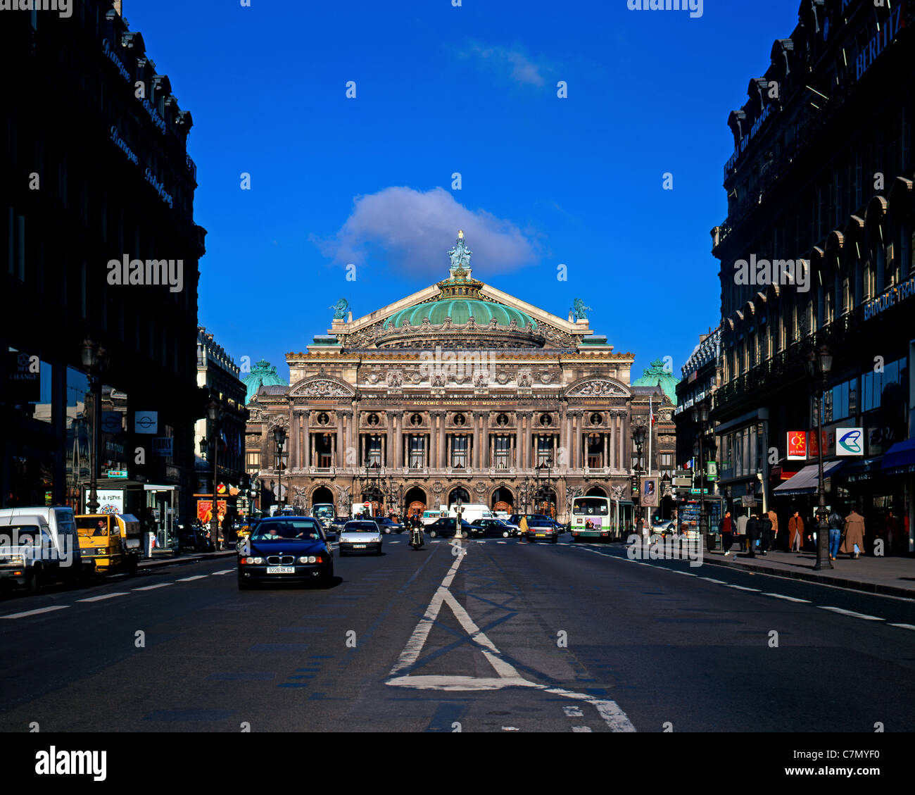 Opera Buildings Sign Opera building hi-res stock photography and images - Alamy