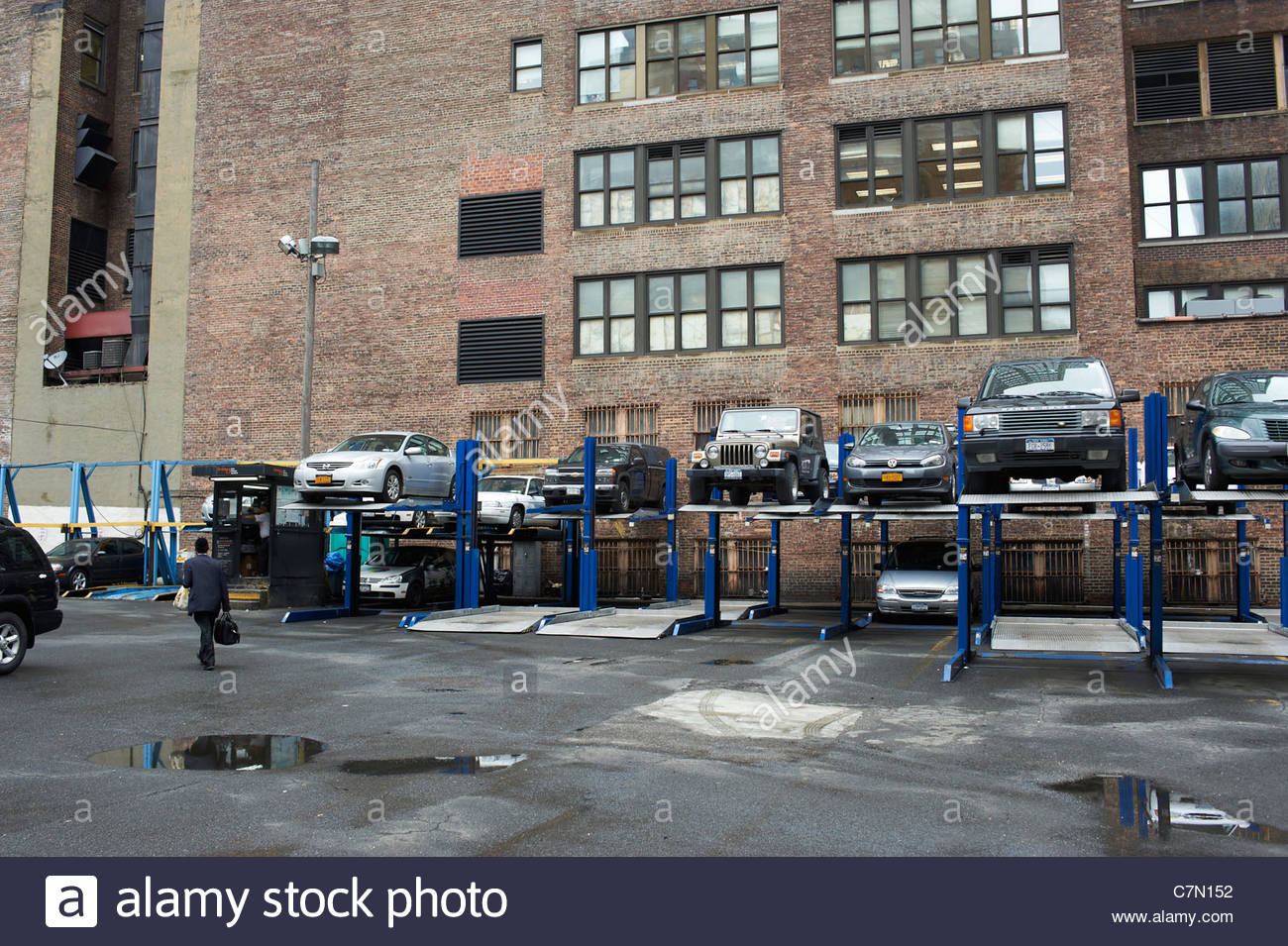 Car Parking For B And H Photographic Shop In Manhattan New York