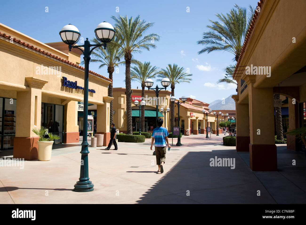 Desert hills premium outlet hi-res stock photography and images - Alamy
