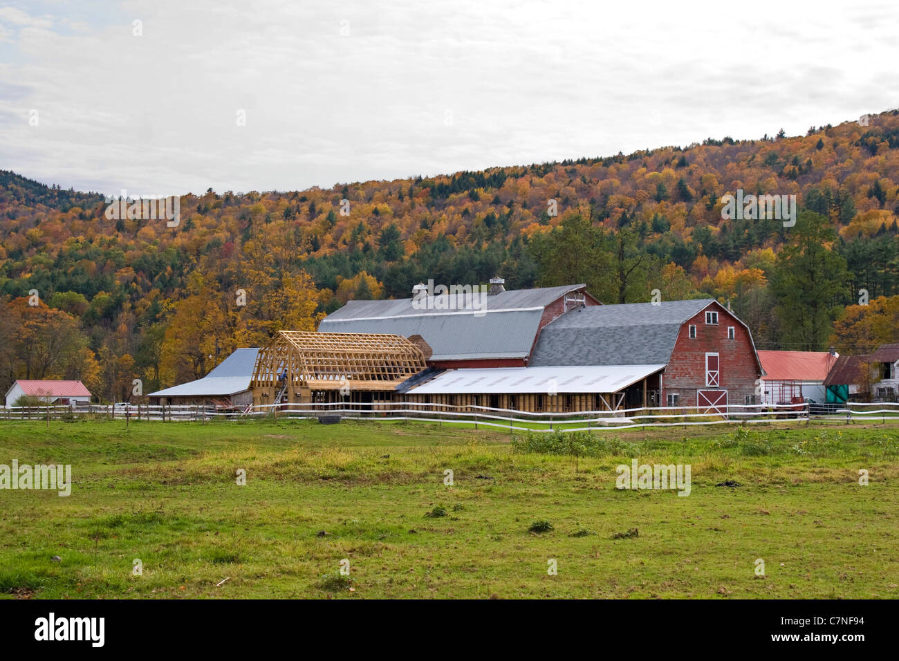 New england barn hi-res stock photography and images - Alamy