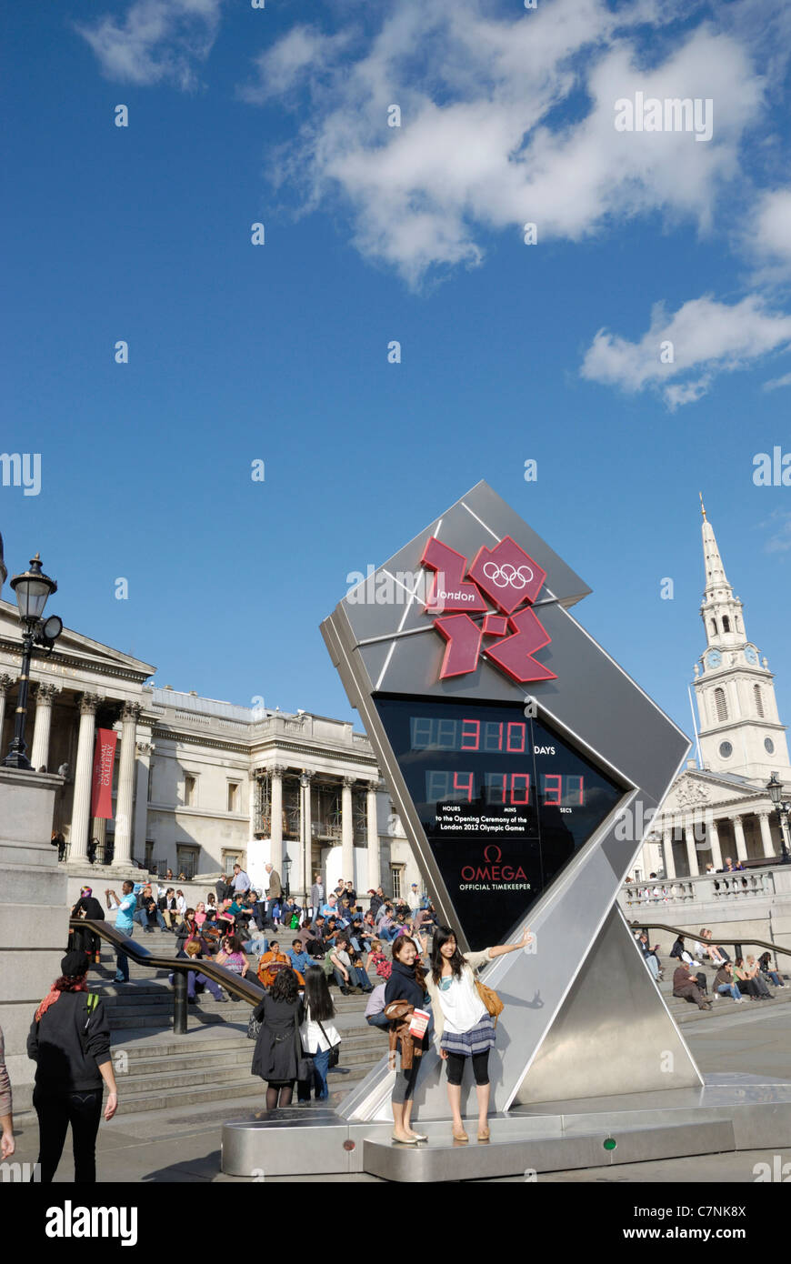 Olympic Games London 2012 countdown clock in Trafalgar Square Stock ...