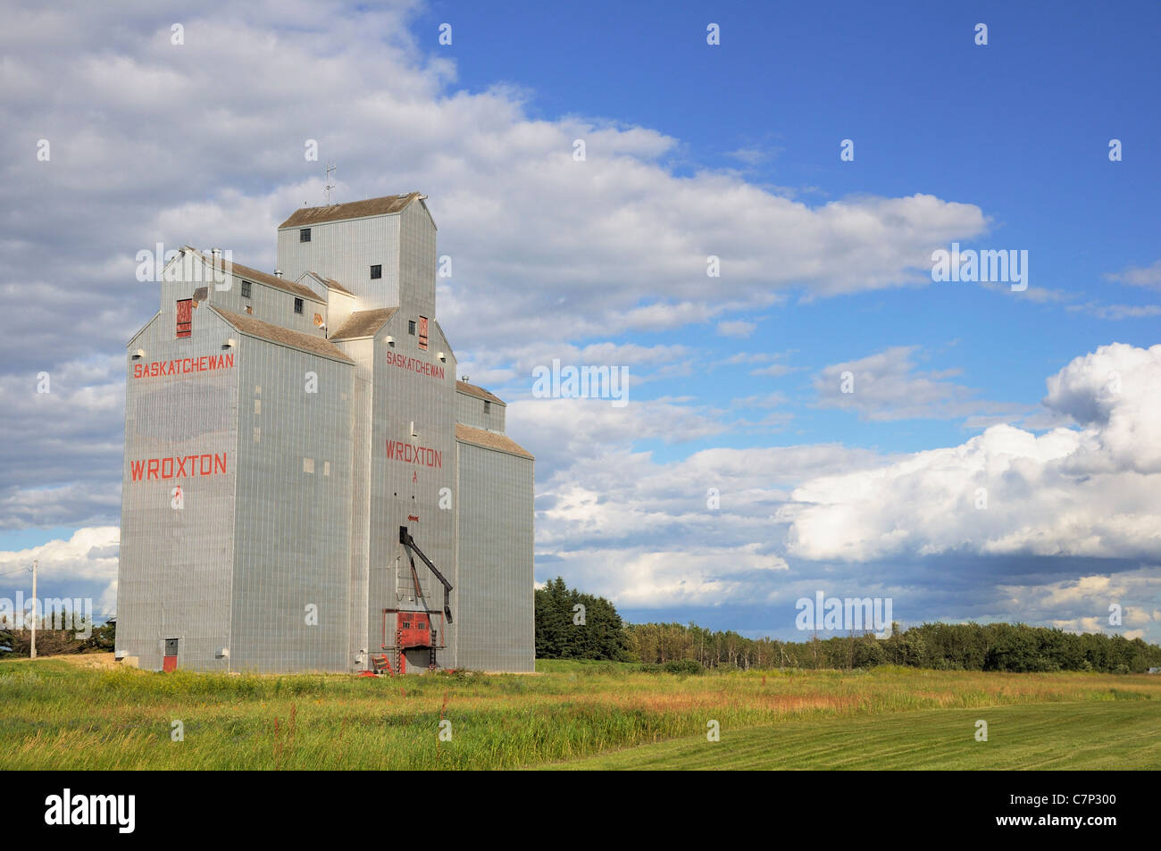 A wooden grey grain elevator in Saskatchewan, Canada Stock Photo