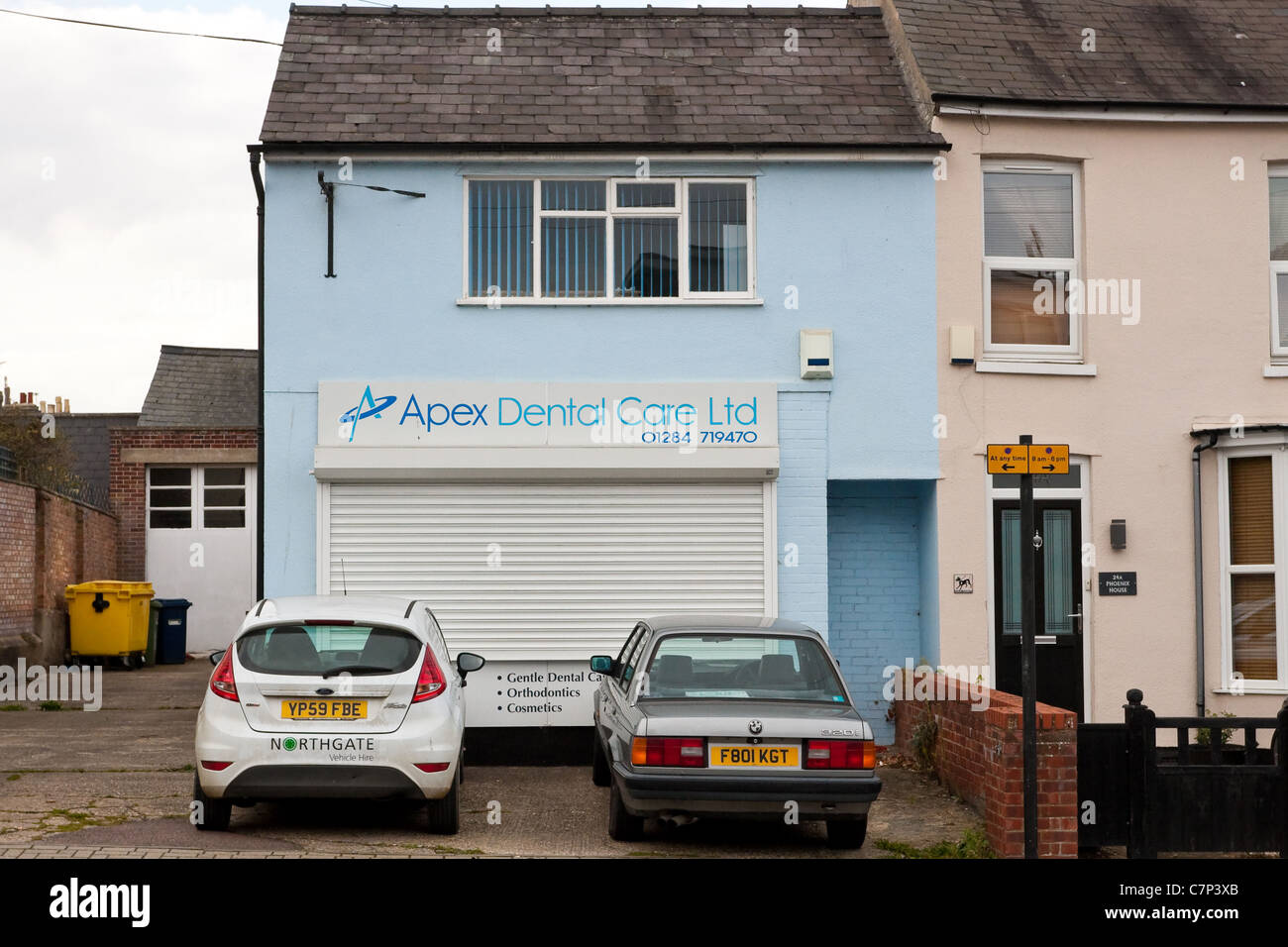 Dentist street hires stock photography and images Alamy