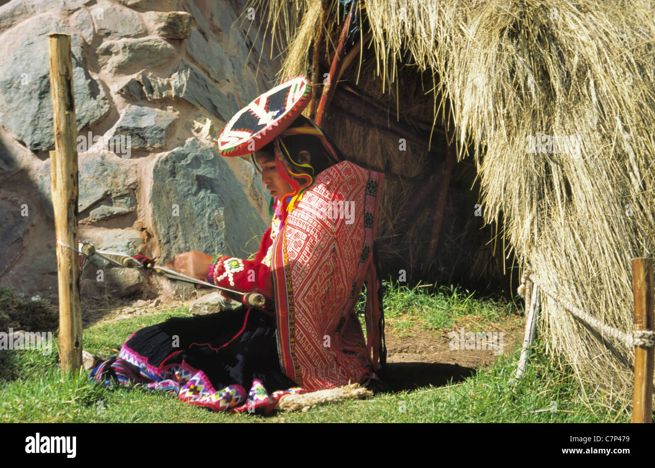 Quecha Rope Quechua woman weaving with traditional hand loom, Cusco Stock Photo - Alamy