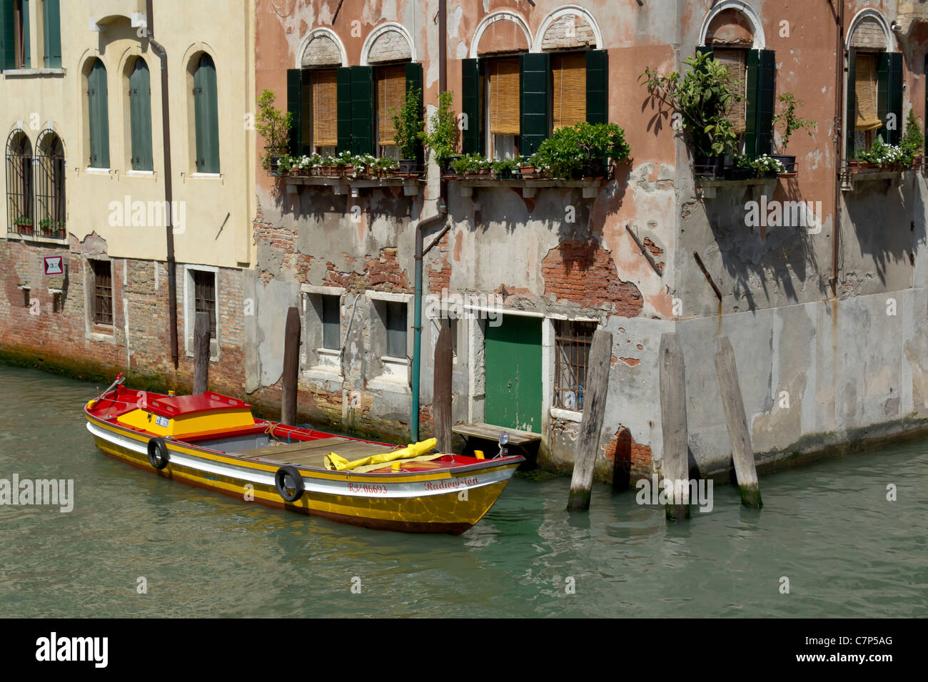 Venice boat canal hi-res stock photography and images - Alamy