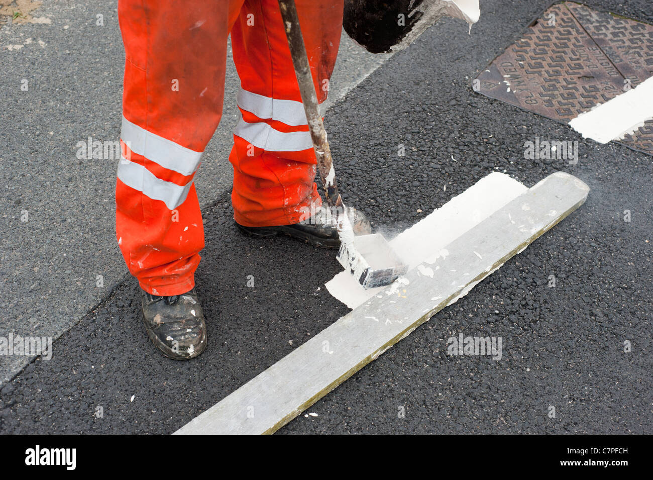 Line painting road hires stock photography and images Alamy