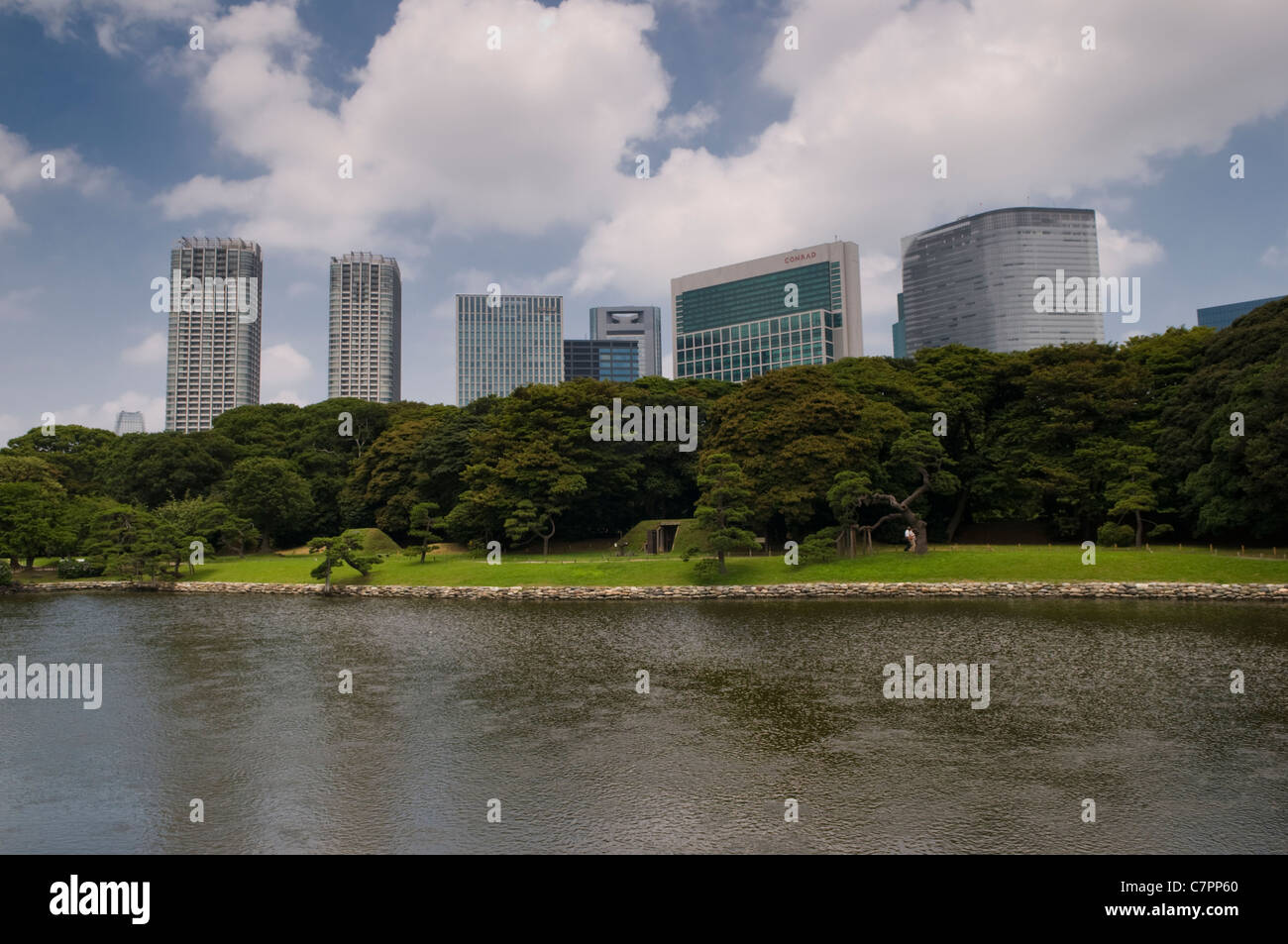 View Of Downtown Tokyo From The Hama Rikyu Onshi Teien Detached Palace Garden Stock Photo Alamy