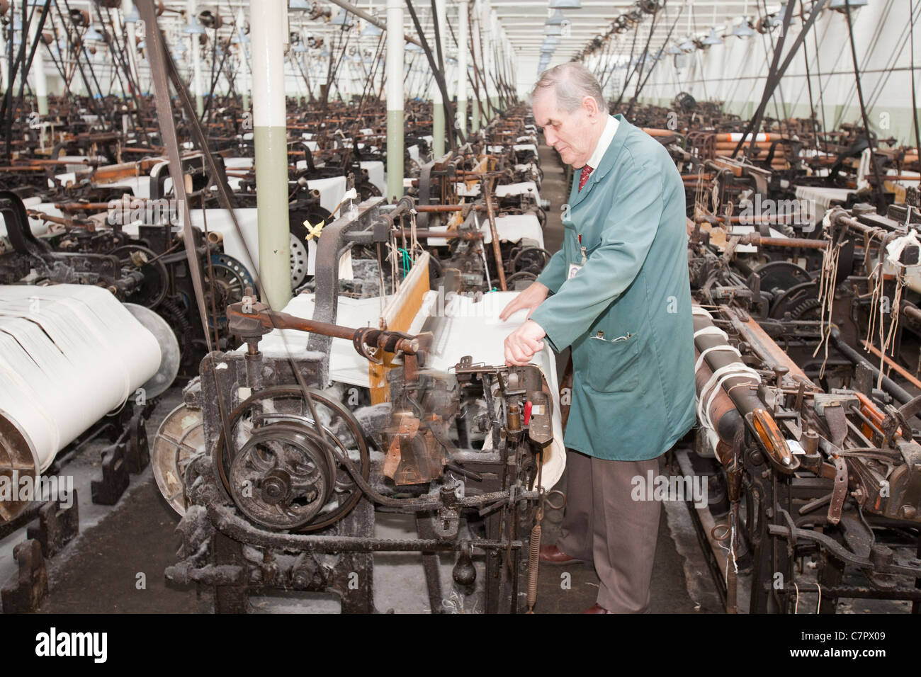 Steam powered weaving mill victorian hires stock photography and
