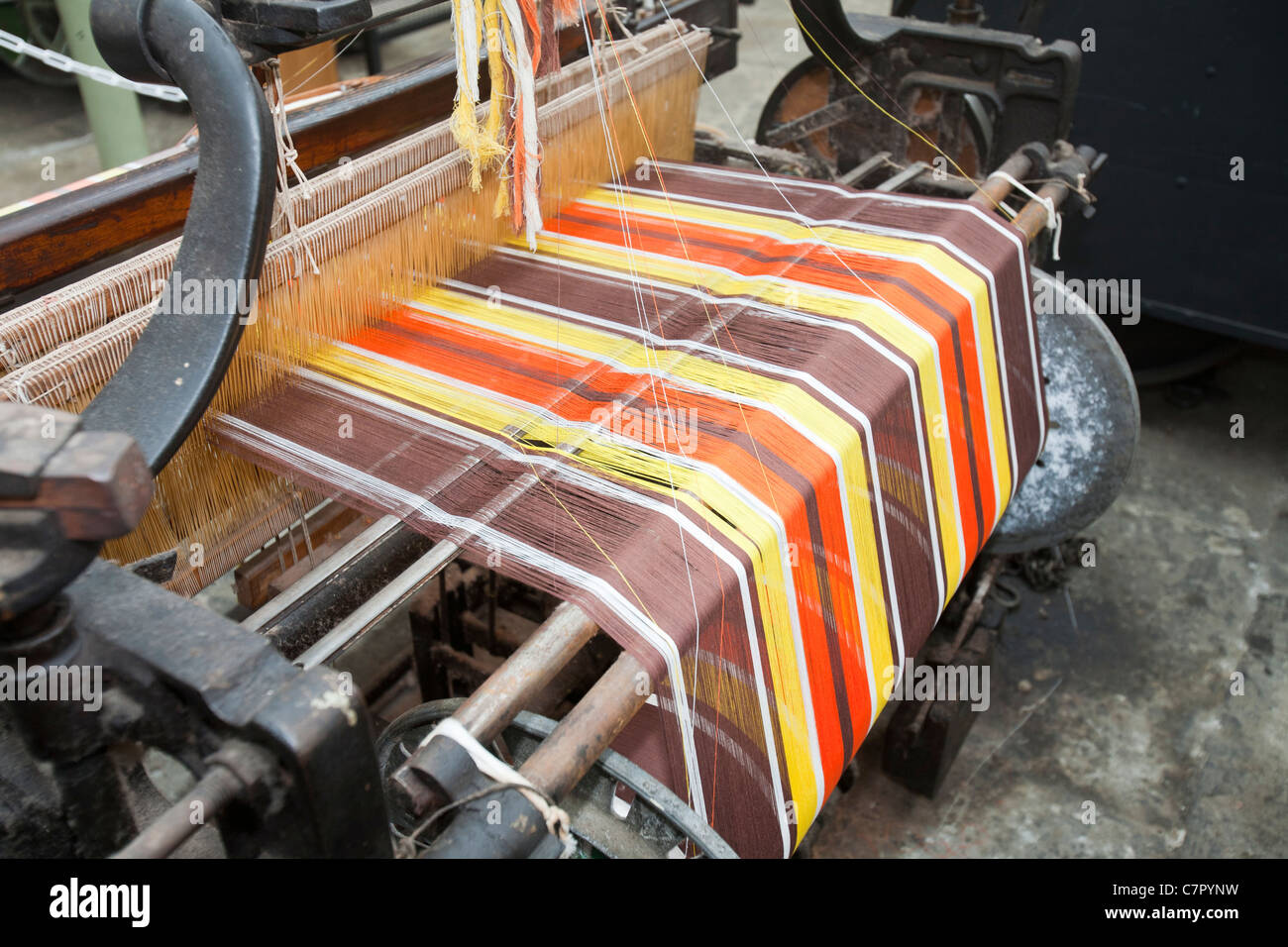 Steam powered weaving mill victorian hires stock photography and
