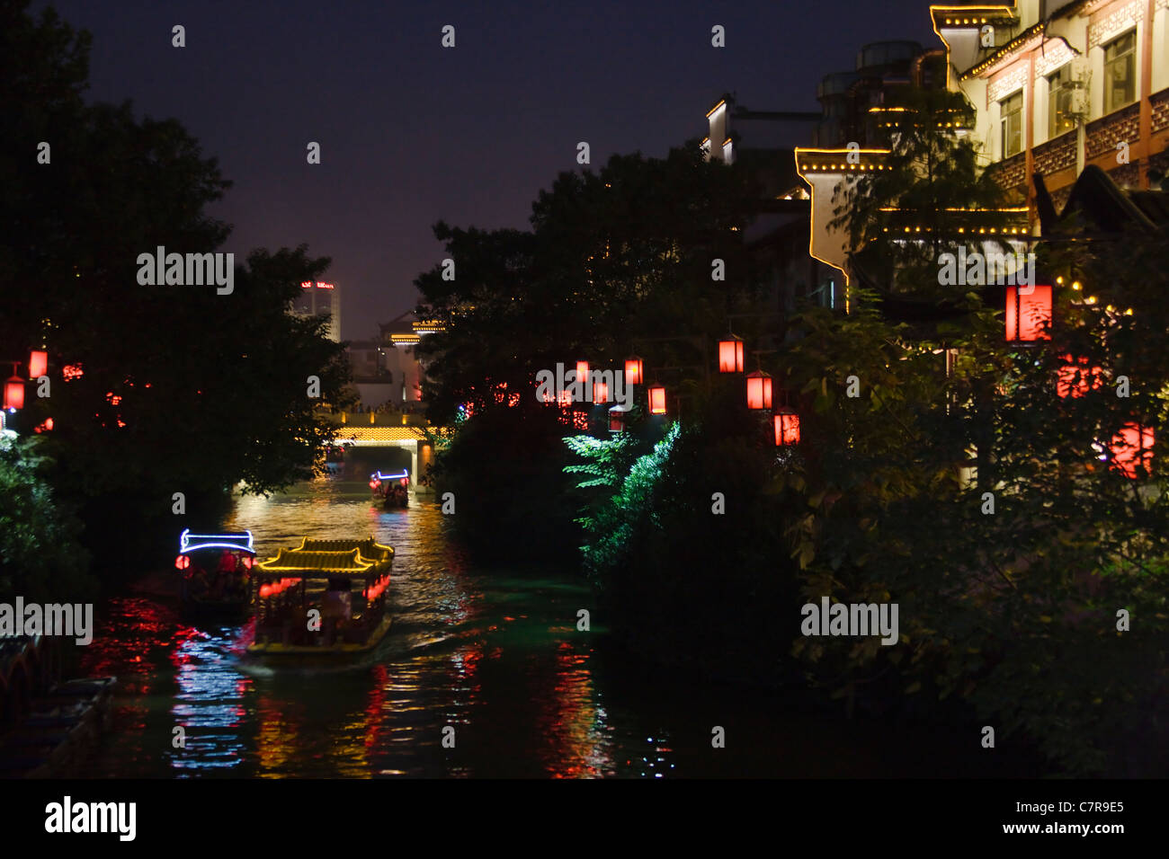 Night view of traditional houses on the Qinhuai River, Nanjing, Jiangsu, China Stock Photo