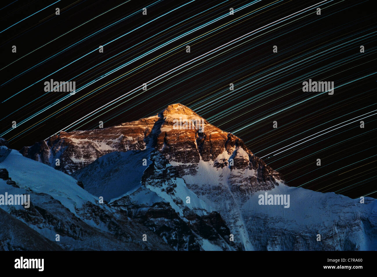star-trail-over-mt-everest-tibet-china-C7RA60.jpg