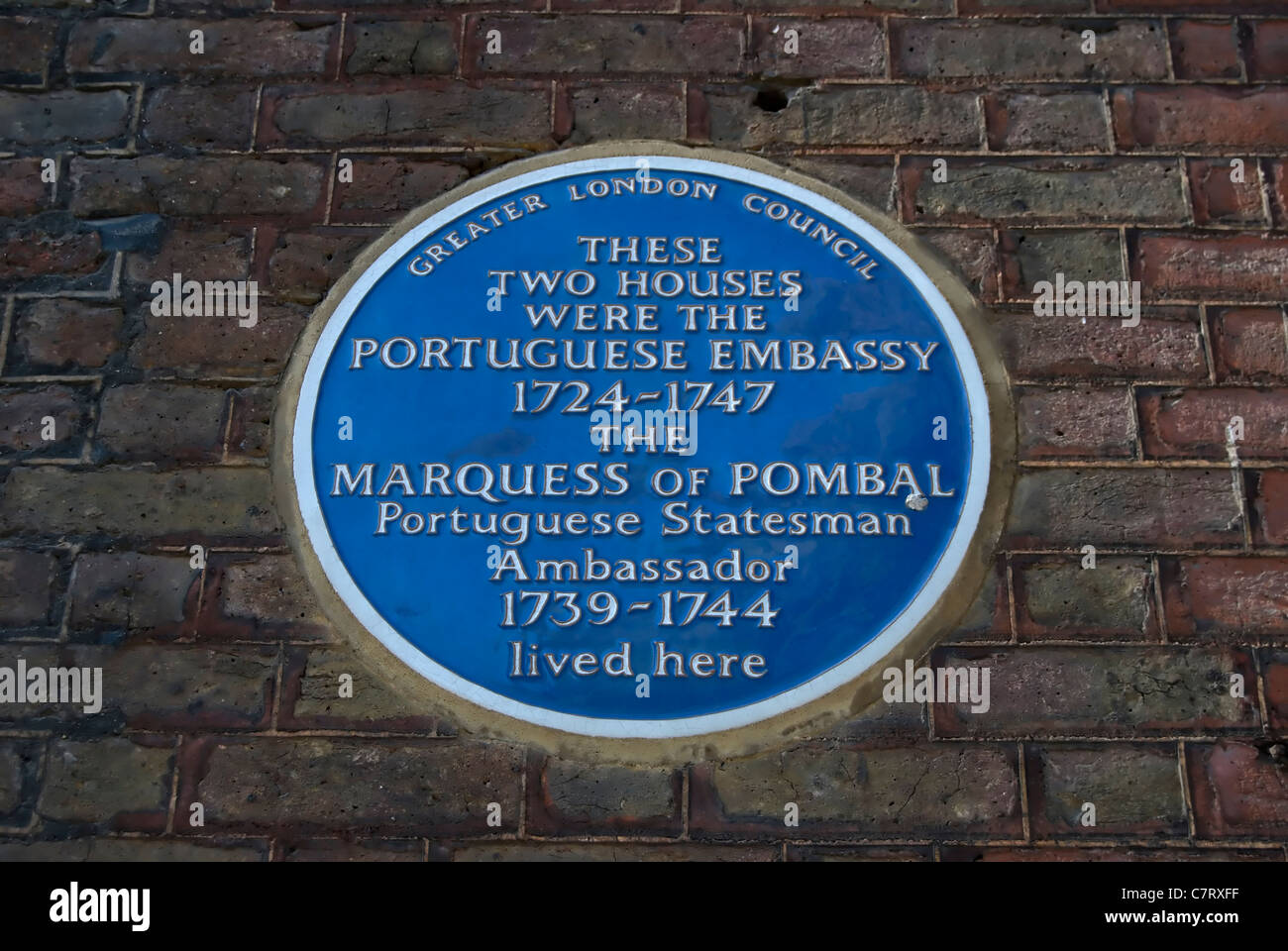 blue plaque marking the 18th century site of the portuguese embassy and the home of the ambassador, the marquess of pombal Stock Photo