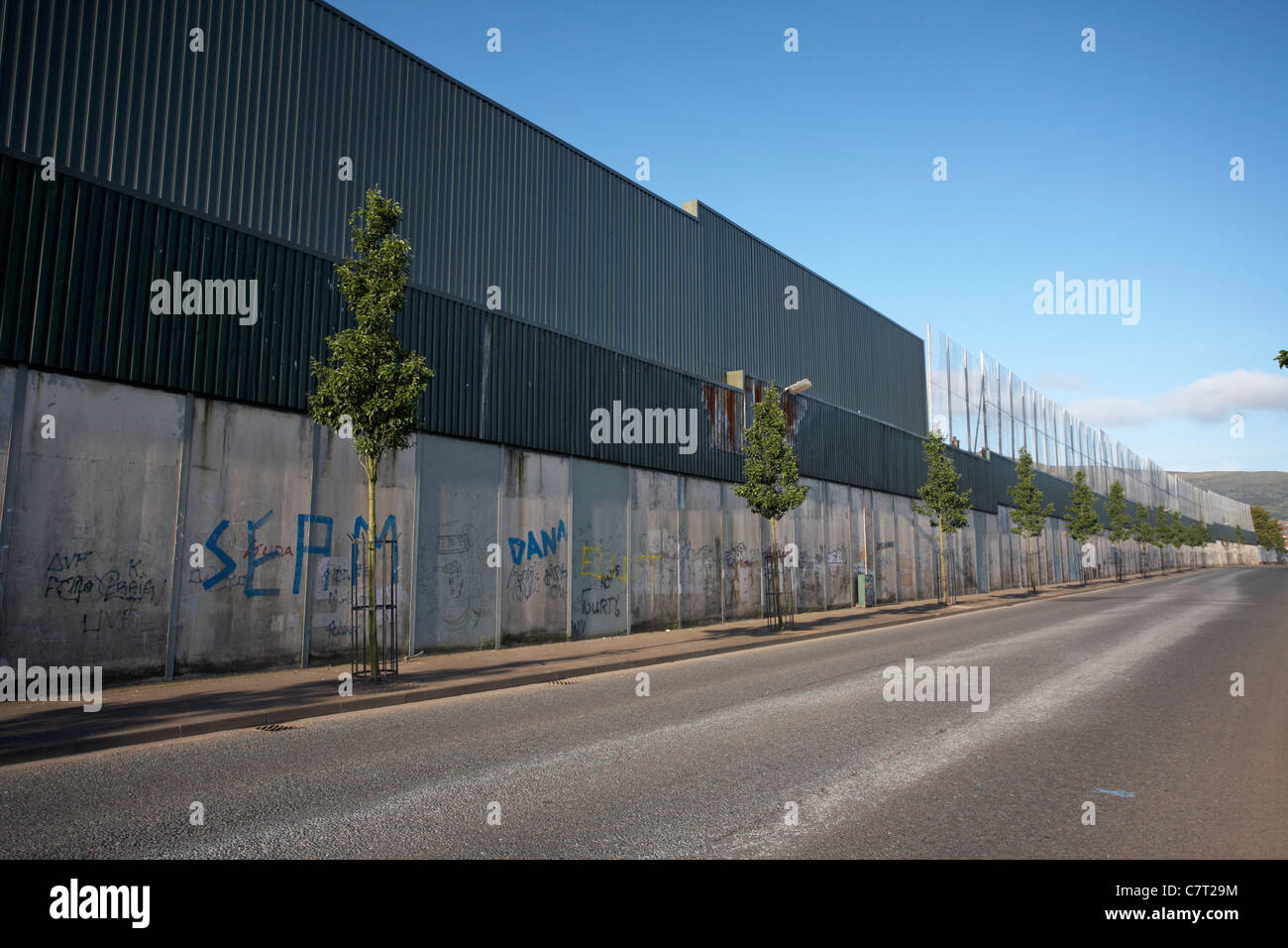 Belfasts peace line wall, Belfast, Northern Ireland, UK Stock Photo Alamy