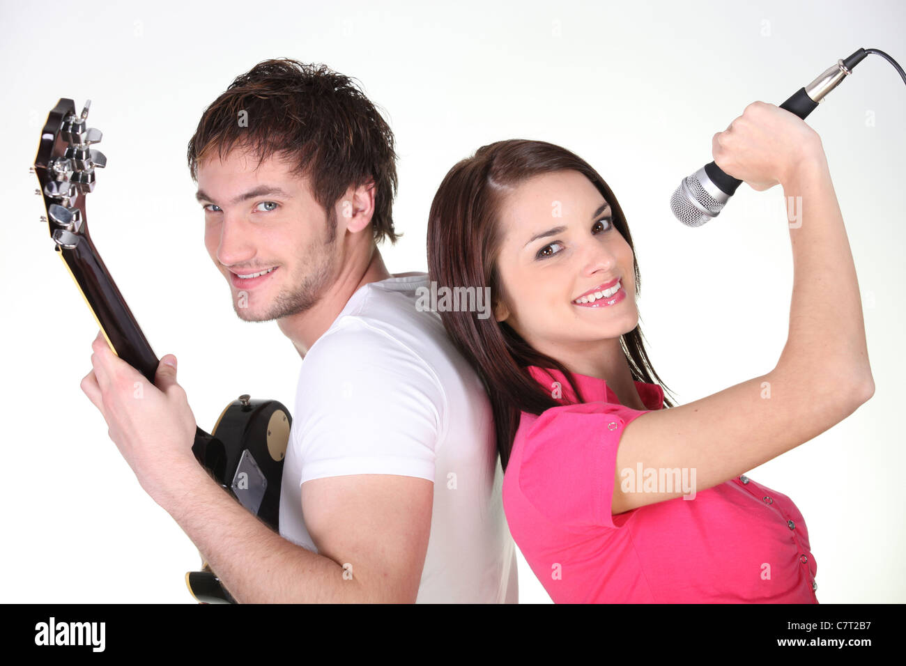 дуэт парень и девушка